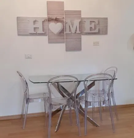 Casa Piazza Italia * קליארי